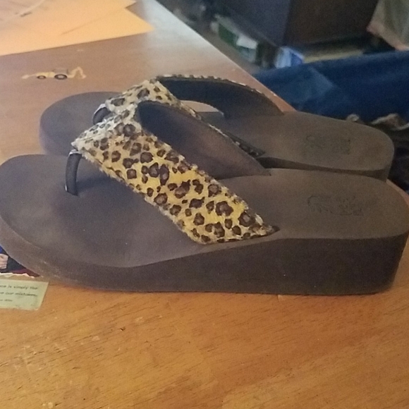 Bee Bops Beehive Size 9 Furry Leopard 1.5" Heel - Picture 2 of 4